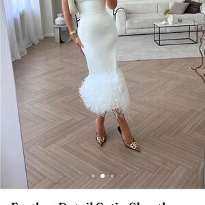 Elegant White Feather Detail Wedding Dress